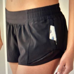 Lulu Hottie Hot Shorts black size 4